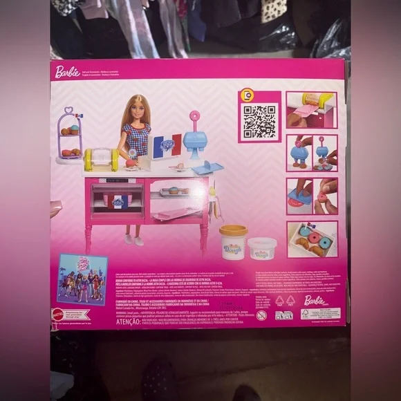 Barbie Malibu Kitchen Playset - Picture 2 of 2